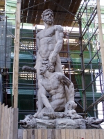 p6120018 <a href=../../../florence-notes.html#handcaucus>Hercules and Caco</a> by Baccio Bandinelli. In front of Palazzo Vecchio at the Piazza della Signoria.