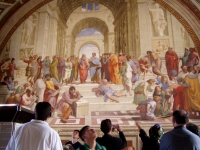 p6160014 The famous <a href=../../../rome-notes.html#athens>School of Athens</a> (1509). Fresco,in the
Stanza della Segnatura, <a href=../../../rome-notes.html#stanza>the Raphael Stanzas</a>, Vatican.