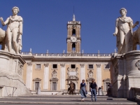 p6160036 <a href=../../../rome-notes.html#campi>The Campidoglio</a>. The square and the
ramp like staircase called 
