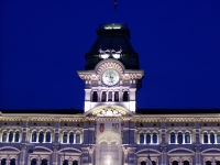 p6090020 Piazza Unita at night. Tower of the municipality building.