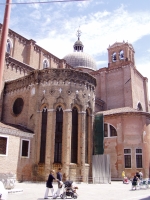 p6060014 Basilica San Giovanni e Paulo from the side.