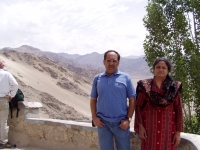 p6270368 Ma and Babu at Thiksey