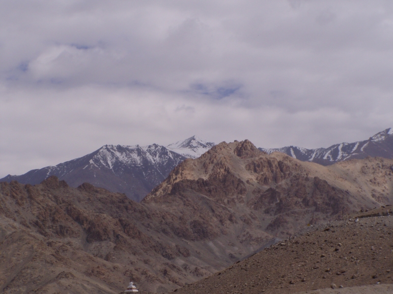 p6240120 Off towards Khardung la. Early morning