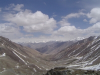 dsc01443 Smriti and Gautam climb down after Khardung La