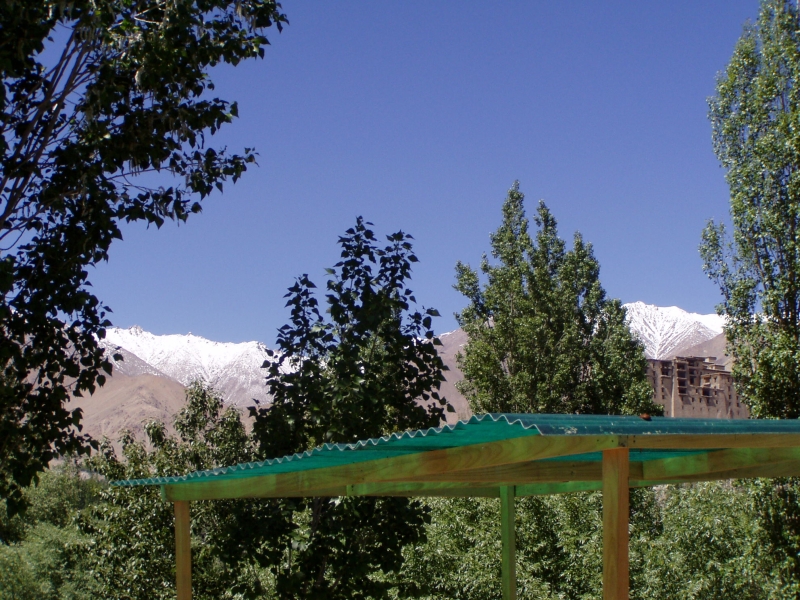 p1010007 The Ladakh range on the other side
