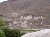 p6270002 Stupas near the palace