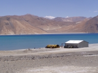 p6260290 The Pangong lake at 14500 ft. The other side is China