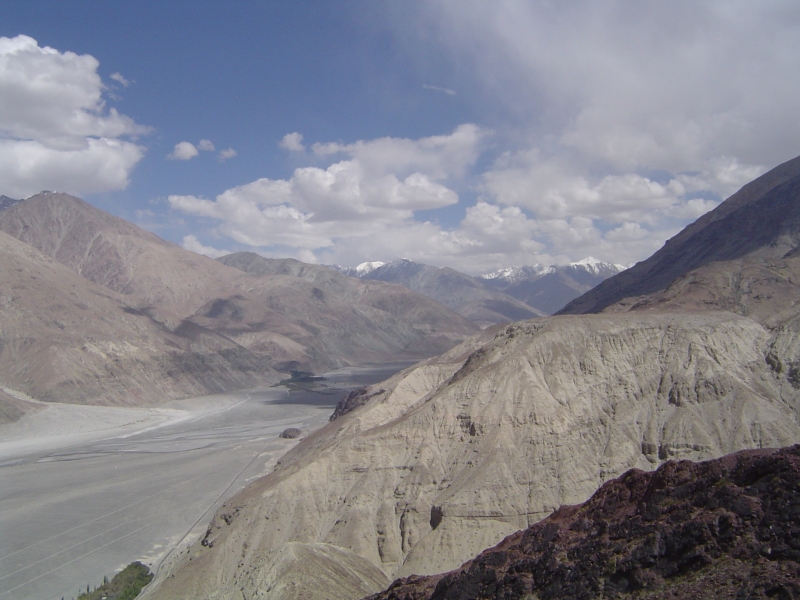 dsc01451 Gautam and Smriti get to Nubra