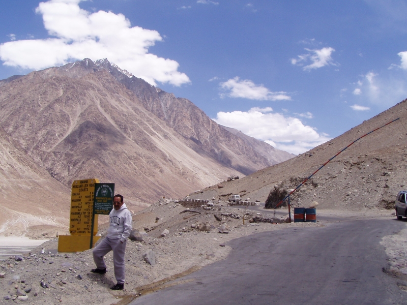 p6240206 Sign post at Khalsar, showing the way back to Leh