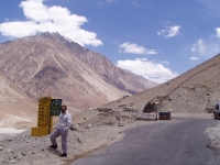 p6240206 Sign post at Khalsar, showing the way back to Leh