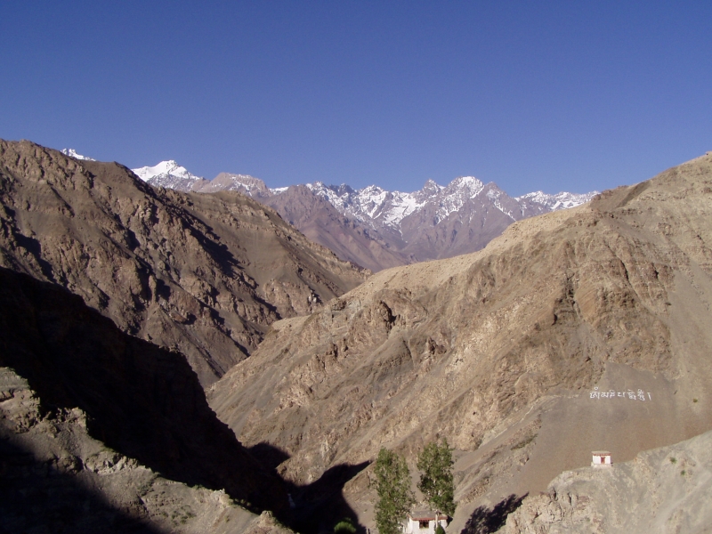 p6230057 The Ladakh mountains from Rezong Gompa. 
